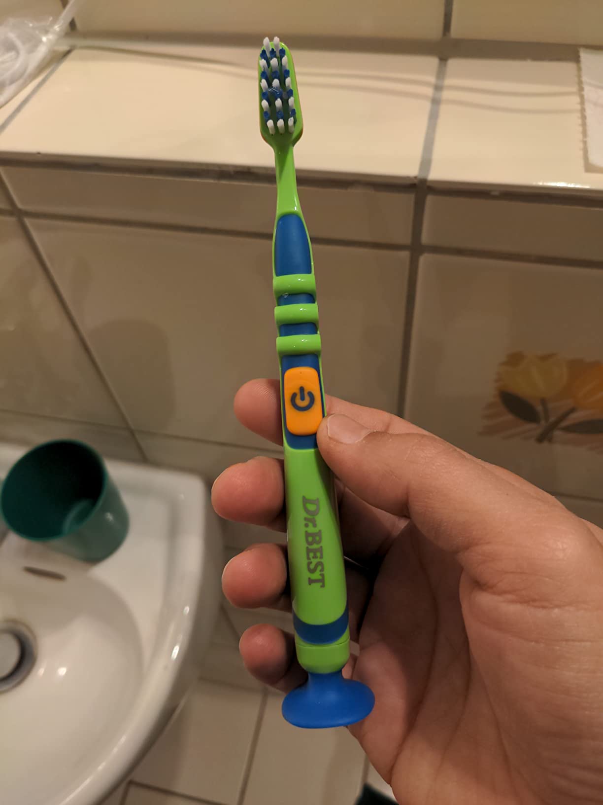 Endlich putzt er freiwillig